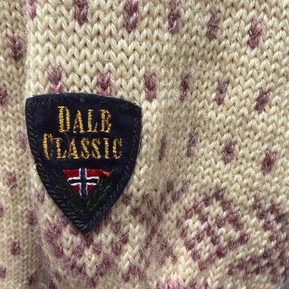 Dale of Norway Vintage Dale Classic Mauve, Ivory, Plum Cardigan (1988-1996). - Picture 11 of 15